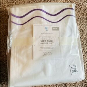 NWT Kids Pottery Barn Kids Embroidered Scallop Organic Twin Sheet Set